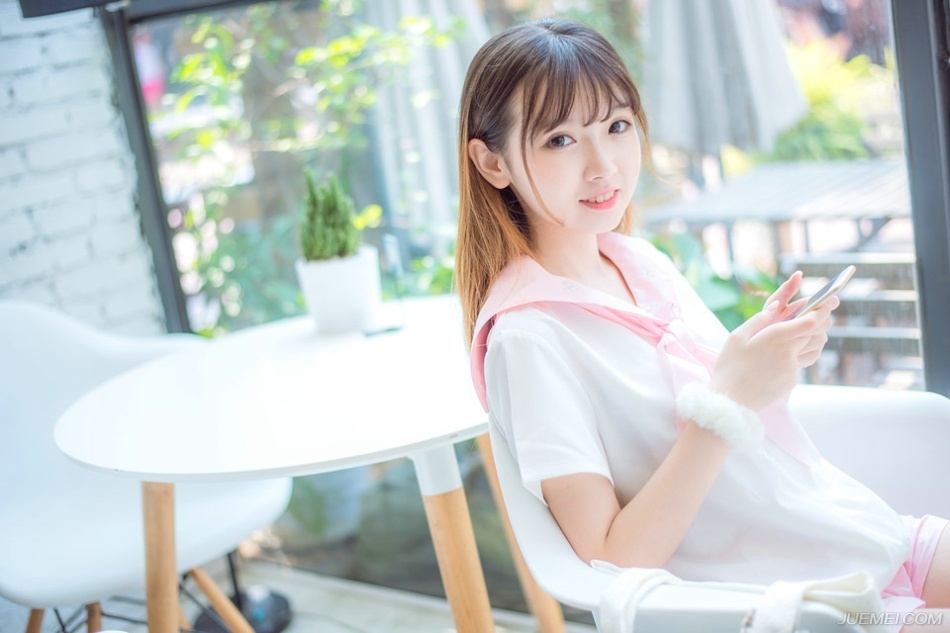 “好，我派人去办。”孟达点了点头。